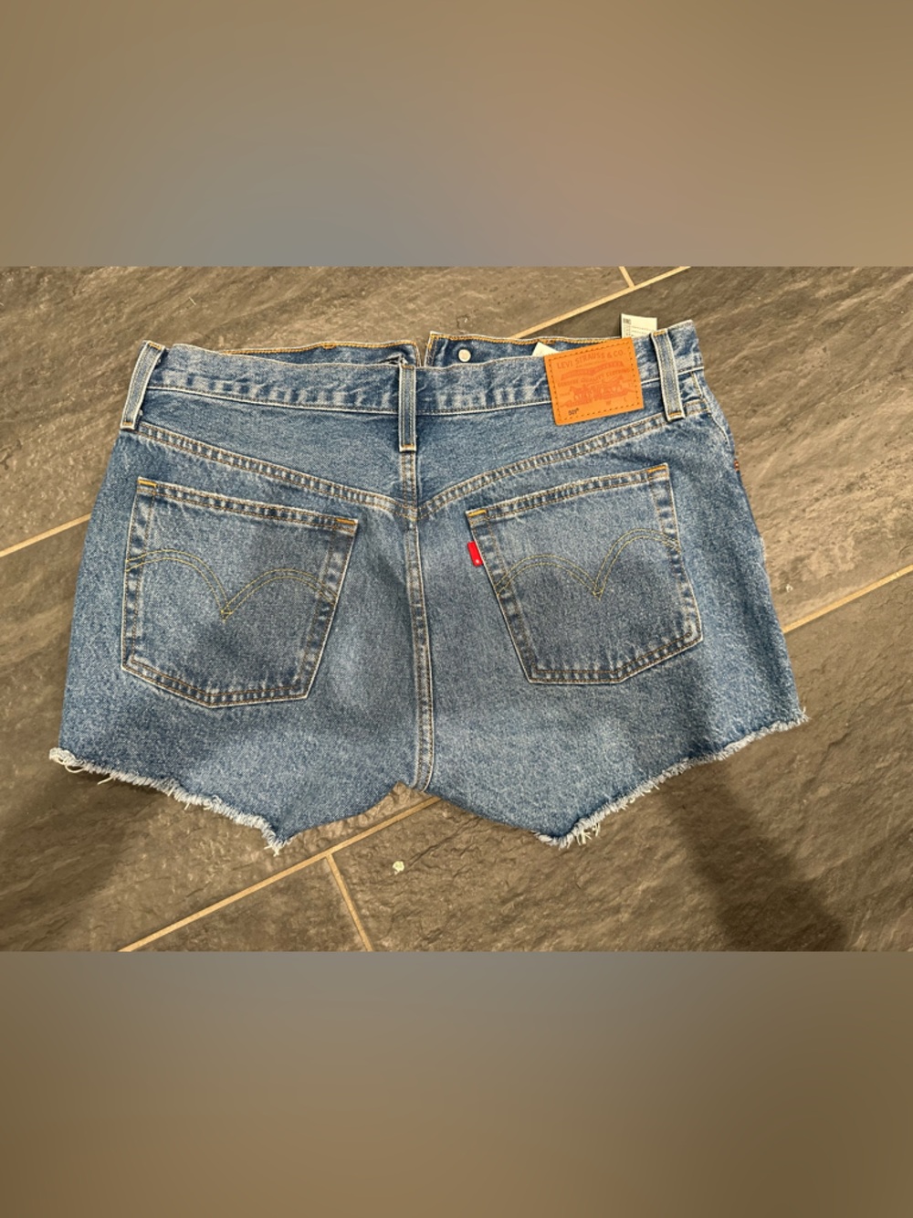 LEVI High Rise Button Closure Jean Short Distressed - Picture 5 of 5